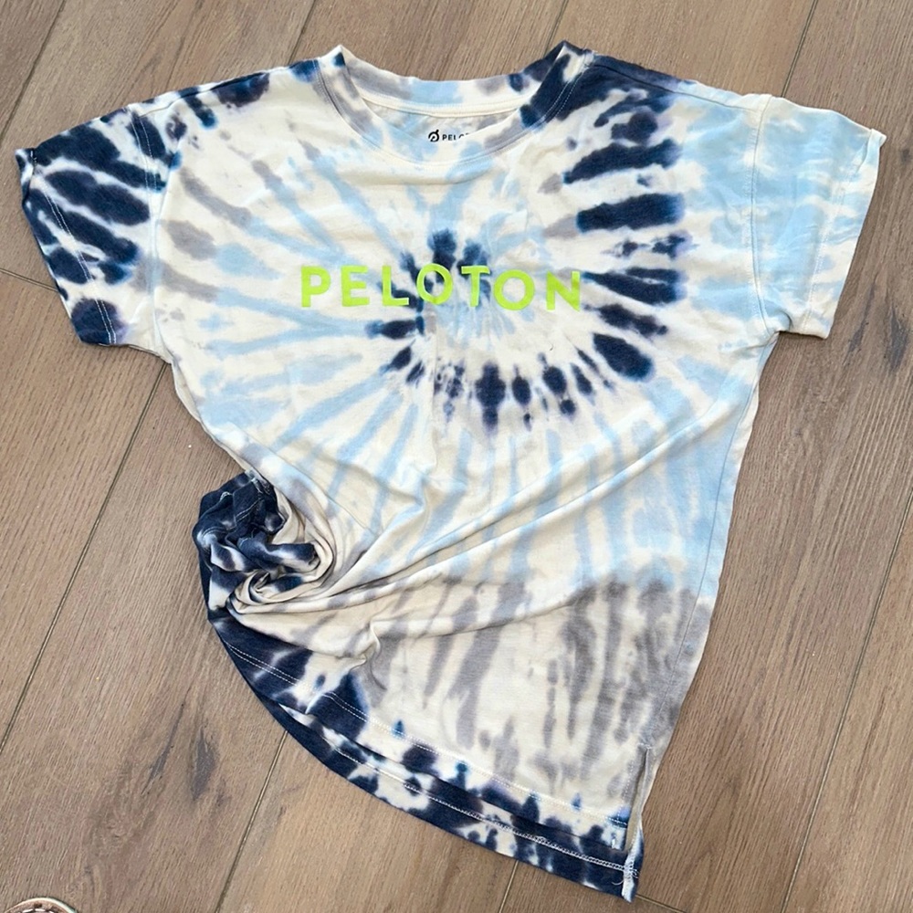 Peloton tee